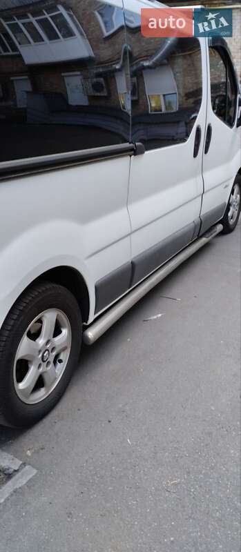 Микроавтобус Renault Trafic 2006 в Киеве