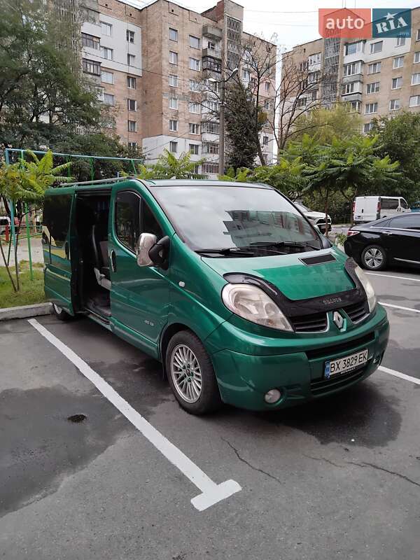Мінівен Renault Trafic 2008 в Хмельницькому