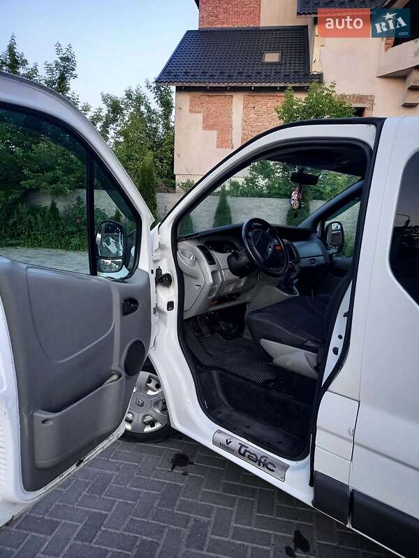 Мінівен Renault Trafic 2008 в Рівному