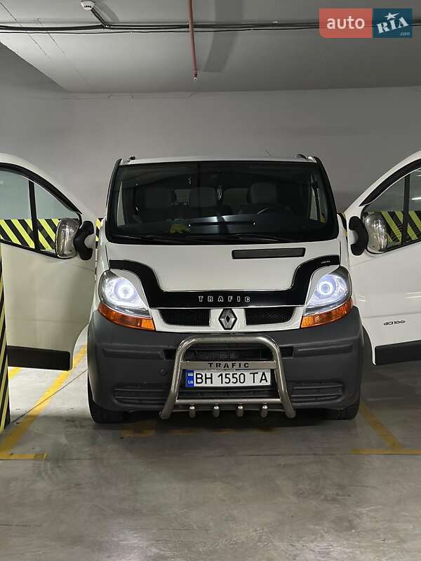 Мінівен Renault Trafic 2004 в Одесі