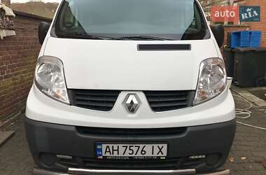 Вантажний фургон Renault Trafic 2013 в Ужгороді