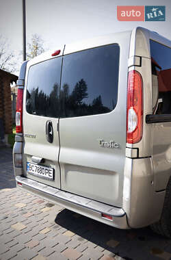 Минивэн Renault Trafic 2012 в 