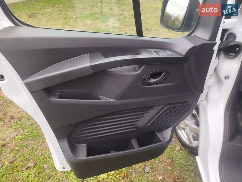 Грузовой фургон Renault Trafic 2023 в Львове