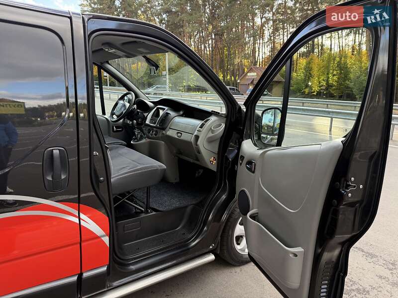 Грузовой фургон Renault Trafic 2012 в Дубно