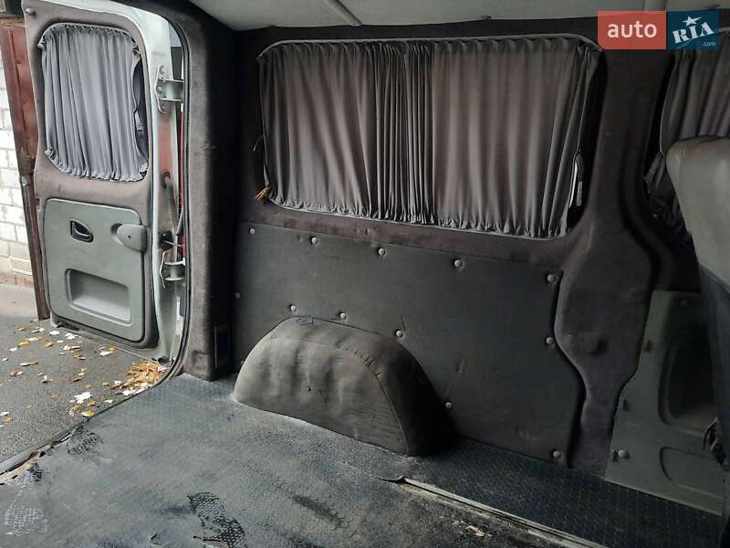 Мінівен Renault Trafic 2008 в Києві