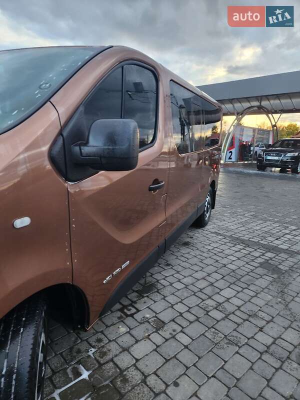 Минивэн Renault Trafic 2015 в Ивано-Франковске