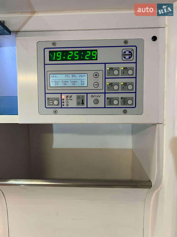 Автомобіль швидкої допомоги Renault Trafic 2013 в Києві