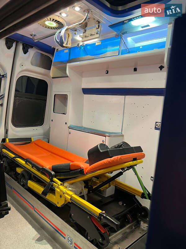 Автомобіль швидкої допомоги Renault Trafic 2013 в Києві