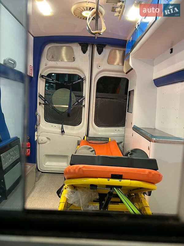 Автомобіль швидкої допомоги Renault Trafic 2013 в Києві