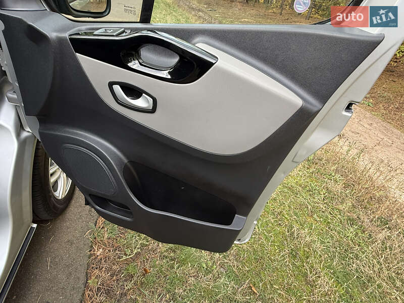 Минивэн Renault Trafic 2016 в Киеве фото 44 Минивэн Renault Trafic 2016 в Киеве