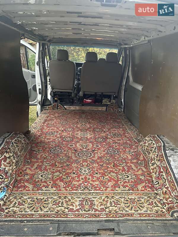 Вантажний фургон Renault Trafic 2006 в Києві