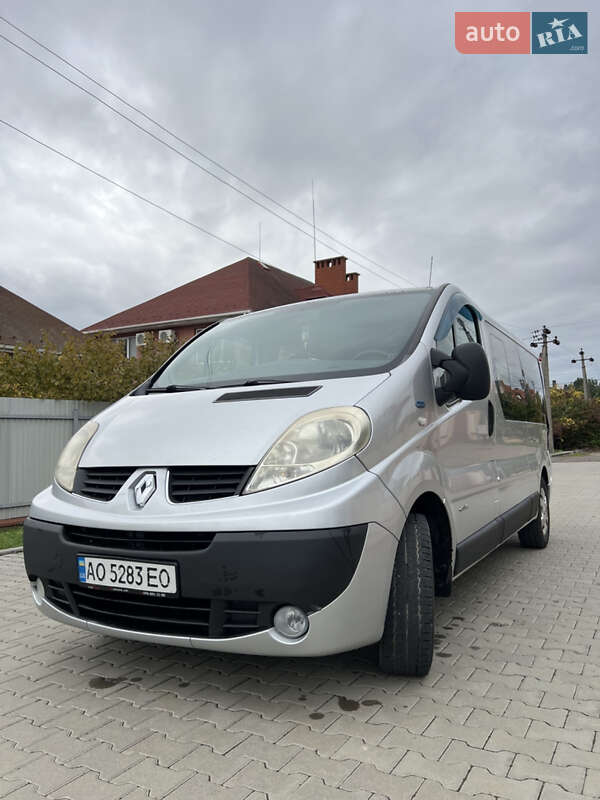 Мінівен Renault Trafic 2012 в Ужгороді