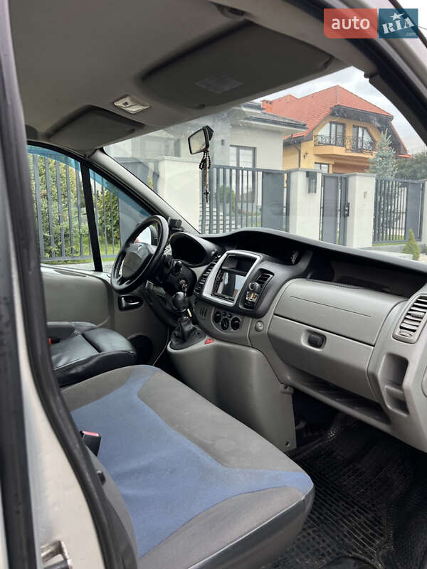 Мінівен Renault Trafic 2012 в Ужгороді
