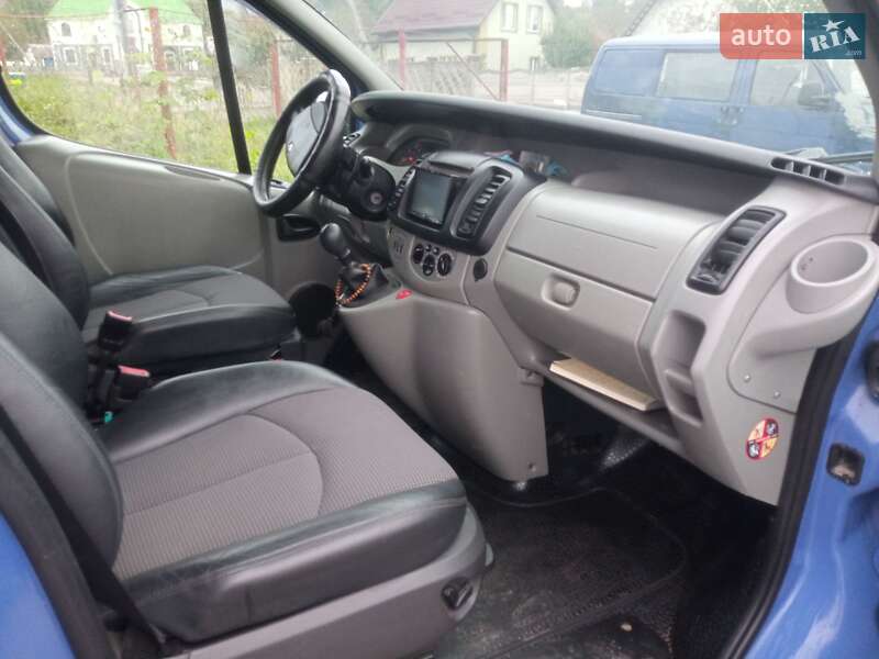 Мінівен Renault Trafic 2007 в Острозі фото 5 Мінівен Renault Trafic 2007 в Острозі