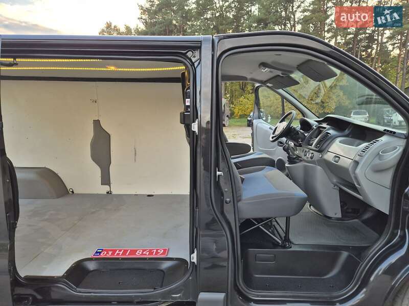 Грузовой фургон Renault Trafic 2013 в Радивилове