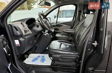 Минивэн Renault Trafic 2016 в 