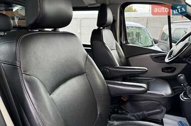 Минивэн Renault Trafic 2016 в 