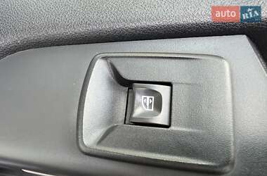 Минивэн Renault Trafic 2016 в 