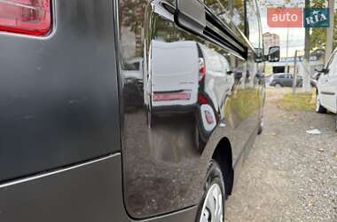 Минивэн Renault Trafic 2016 в 