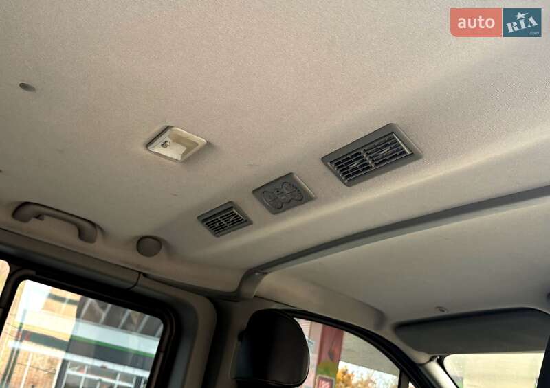 Минивэн Renault Trafic 2013 в Житомире фото 49 Минивэн Renault Trafic 2013 в Житомире