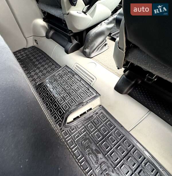 Минивэн Renault Trafic 2013 в Житомире фото 40 Минивэн Renault Trafic 2013 в Житомире