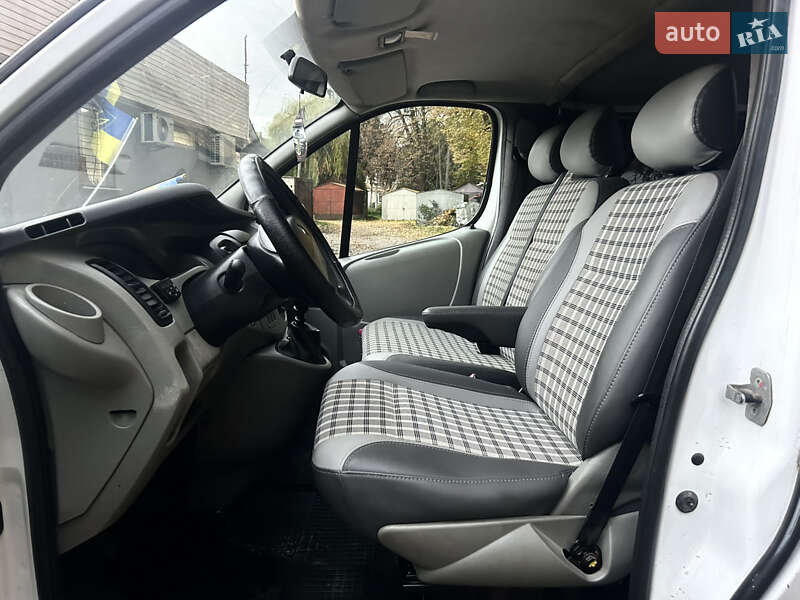 Мінівен Renault Trafic 2006 в Хмільнику