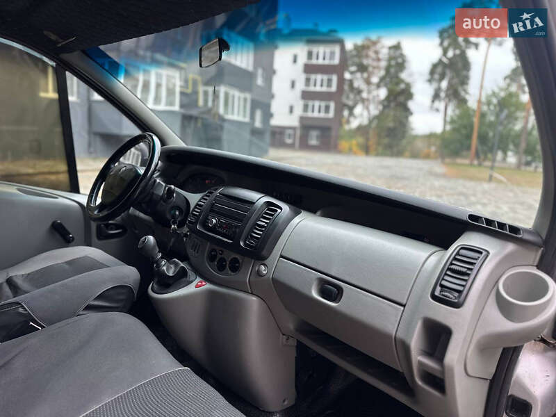 Минивэн Renault Trafic 2002 в Ахтырке фото 12 Минивэн Renault Trafic 2002 в Ахтырке