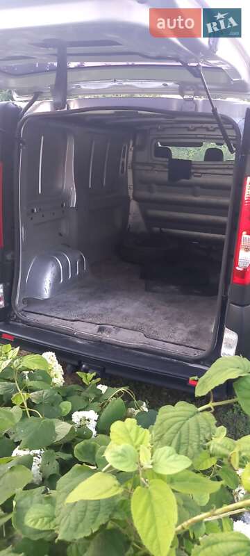 Вантажний фургон Renault Trafic 2013 в Полонному