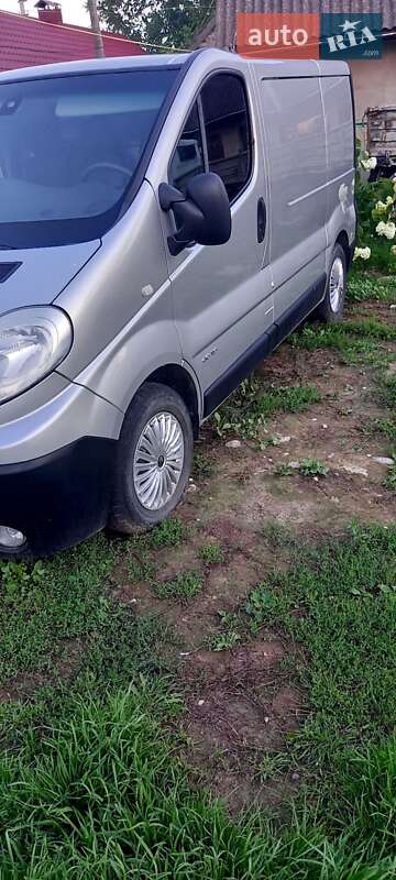 Вантажний фургон Renault Trafic 2013 в Полонному