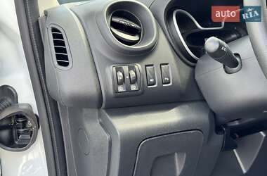Грузопассажирский фургон Renault Trafic 2020 в 