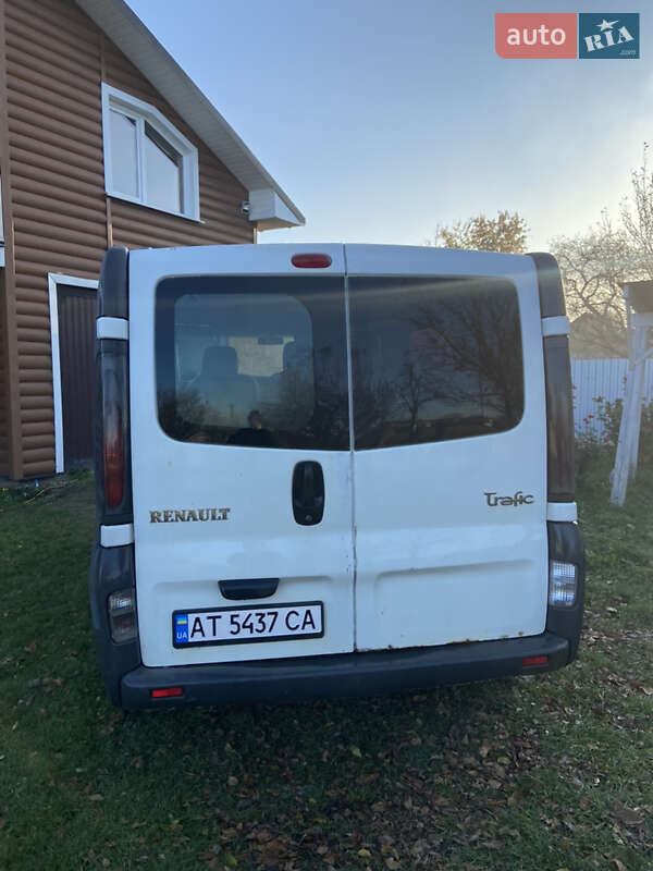 Мінівен Renault Trafic 2004 в Косові