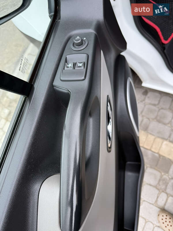 Грузопассажирский фургон Renault Trafic 2018 в Виннице фото 15 Грузопассажирский фургон Renault Trafic 2018 в Виннице