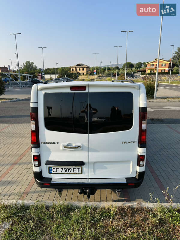 Мінівен Renault Trafic 2015 в Чернівцях