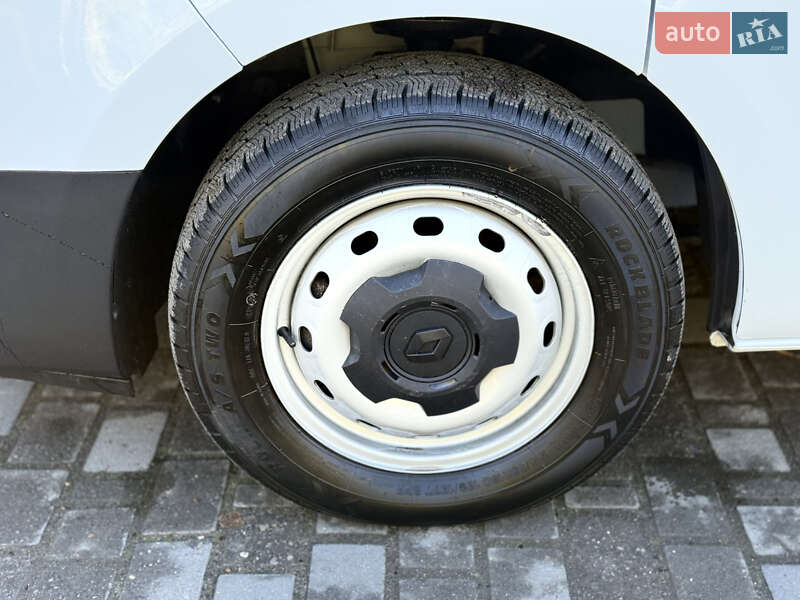 Вантажний фургон Renault Trafic 2023 в Самборі