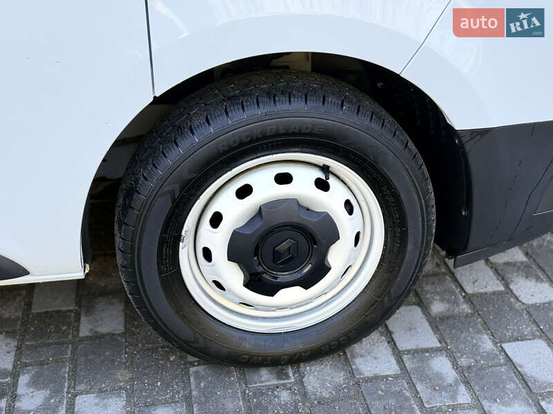 Вантажний фургон Renault Trafic 2023 в Самборі