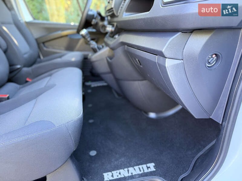 Вантажний фургон Renault Trafic 2023 в Самборі