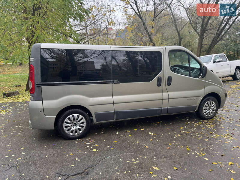 Минивэн Renault Trafic 2011 в Киеве фото 6 Минивэн Renault Trafic 2011 в Киеве