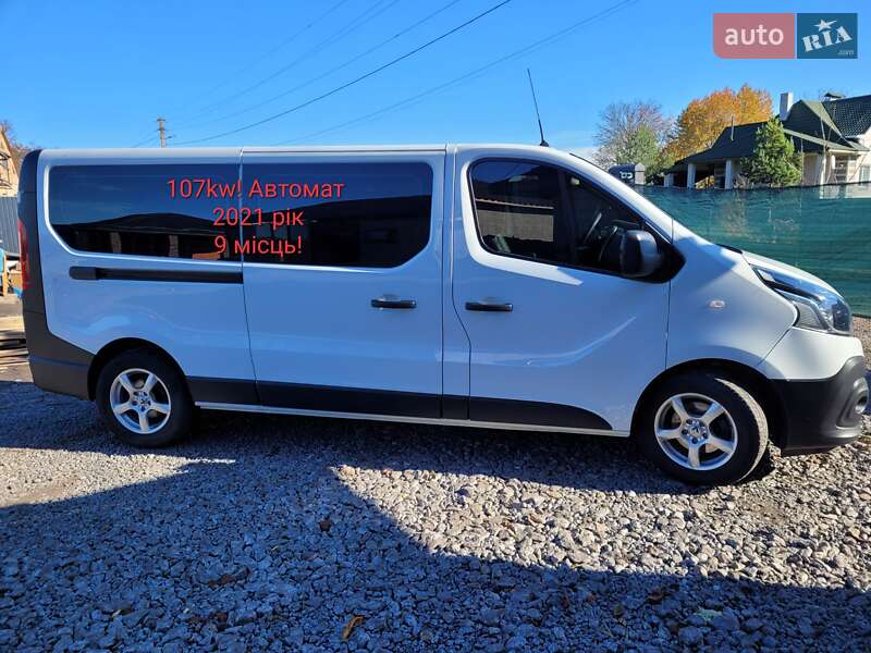 Минивэн Renault Trafic 2021 в 