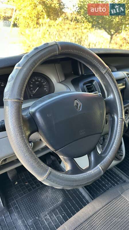 Минивэн Renault Trafic 2009 в Бершади