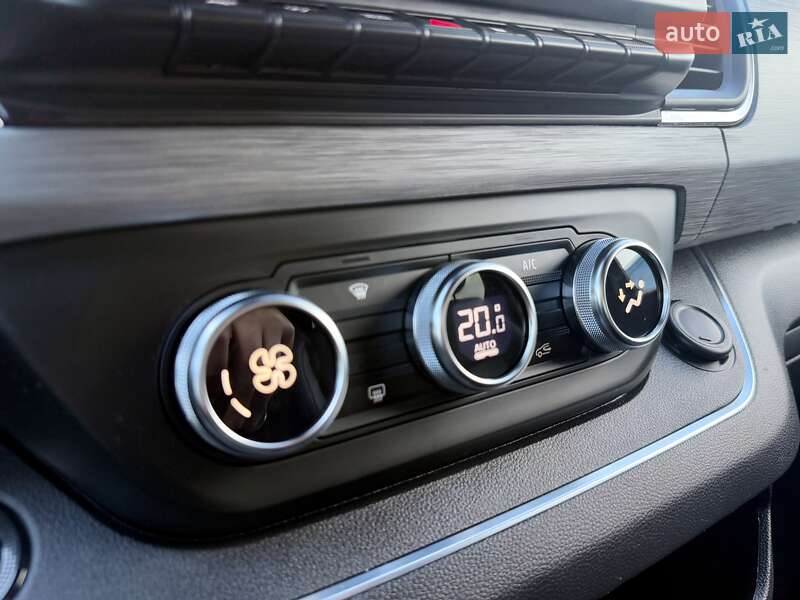 Минивэн Renault Trafic 2022 в Киеве фото 102 Минивэн Renault Trafic 2022 в Киеве