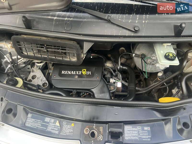 Мінівен Renault Trafic 2005 в Вінниці