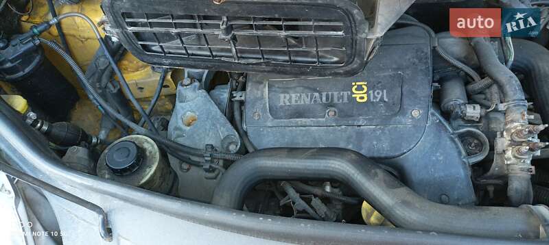 Мінівен Renault Trafic 2004 в Бродах