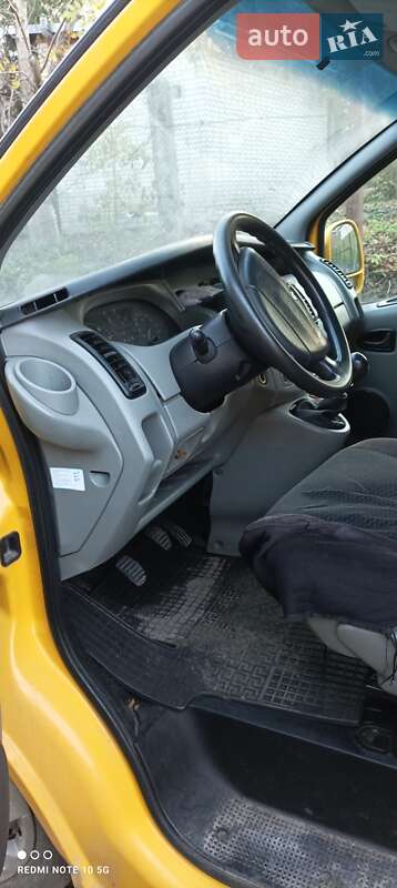 Мінівен Renault Trafic 2004 в Бродах