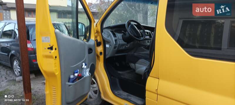 Мінівен Renault Trafic 2004 в Бродах