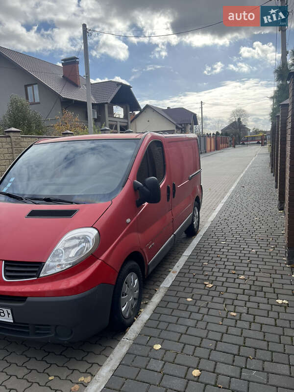Вантажний фургон Renault Trafic 2009 в Володимирі