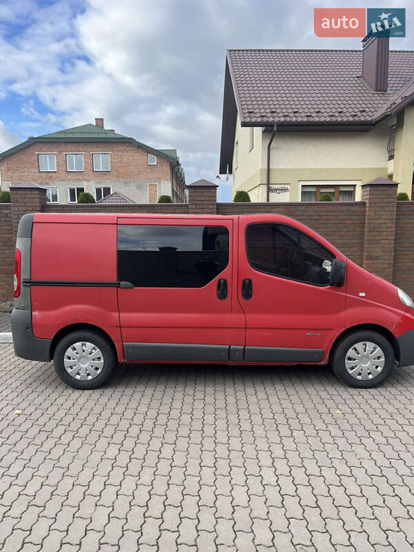 Вантажний фургон Renault Trafic 2009 в Володимирі
