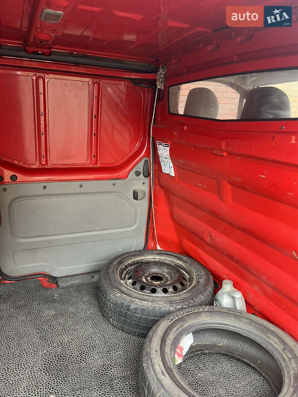 Вантажний фургон Renault Trafic 2009 в Володимирі