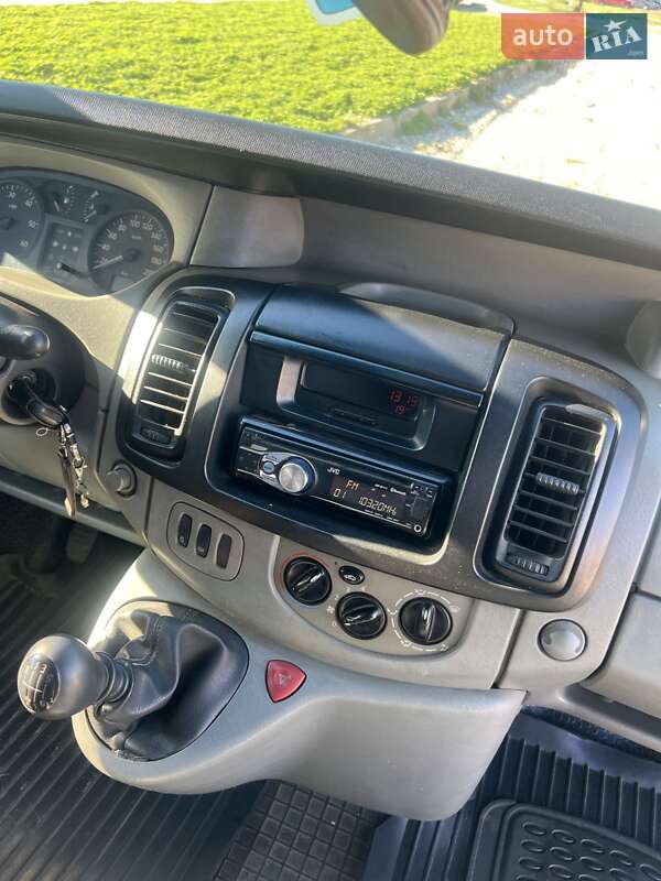 Минивэн Renault Trafic 2003 в Черновцах фото 5 Минивэн Renault Trafic 2003 в Черновцах