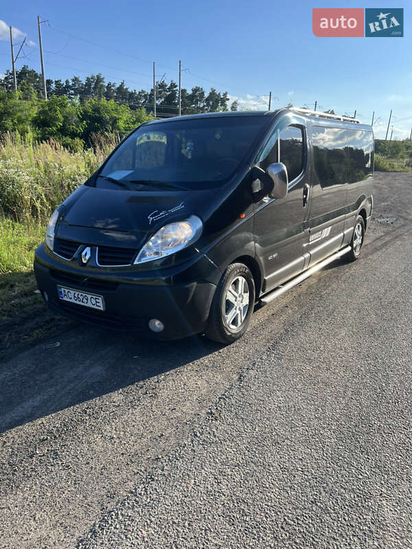 Минивэн Renault Trafic 2006 в Сарнах