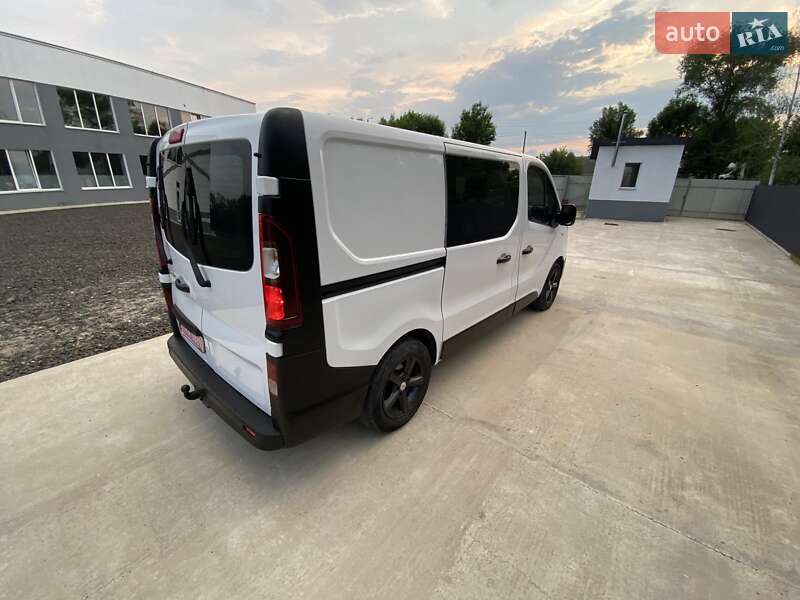 Грузовой фургон Renault Trafic 2015 в Киеве